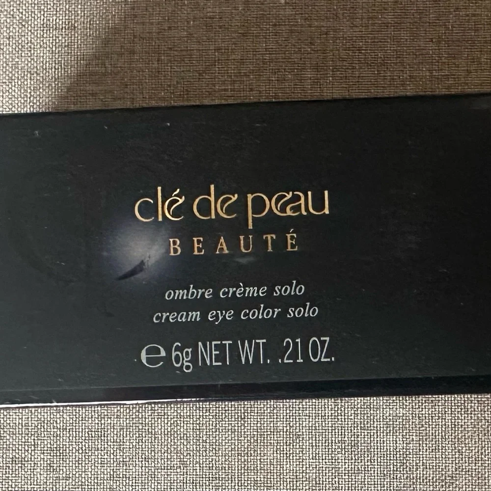 cle de peau achieve bold